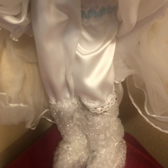 Wedding Doll - Picture 5 of 12